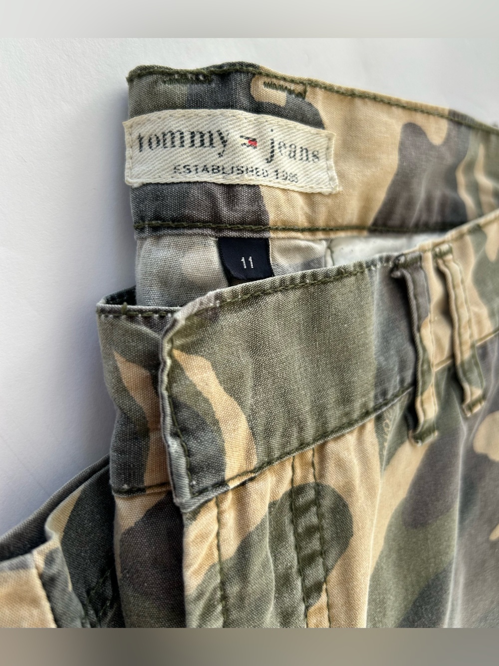 Tommy Hilfiger Women’s Relaxed Camo Jean Pant